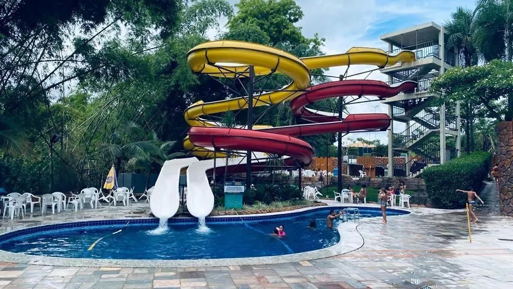 Suite Golden Dolphin Piscinas 24H Caldas Novas Brezilya